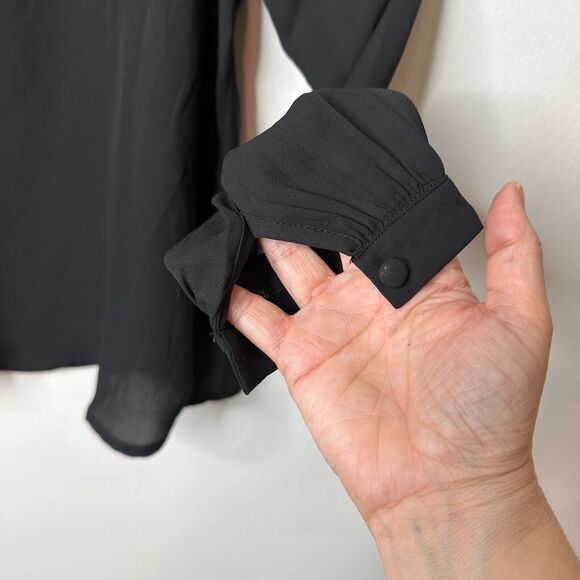 Tobi Black Cold Shoulder Long Sleeve Flowy V-Neck Keyhole Back Blouse M - Picture 7 of 15